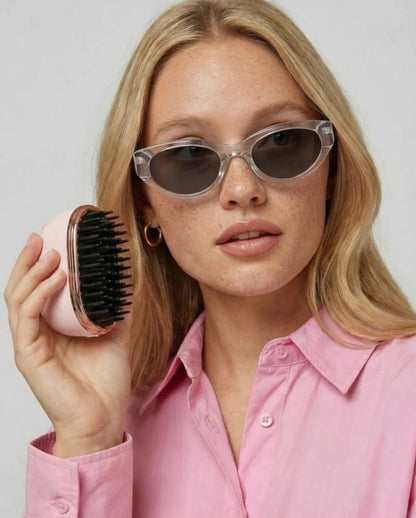 Wireless heated Straightening Comb